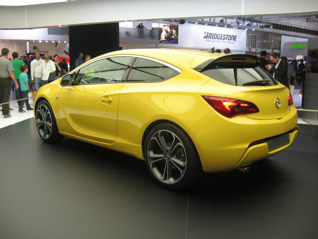 Opel Astra J – надёжный автомобиль для спокойной езды. Опель астра комплектация j