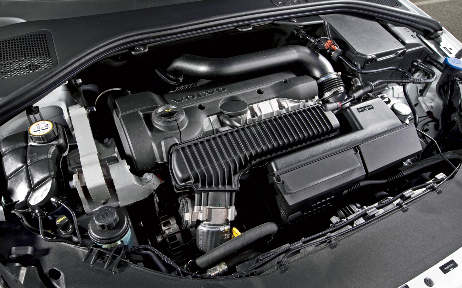 Ремонт volvo s60. Двигатель Volvo s60 2.5 t5 2014. Volvo xc60 2 двигатель. Двигатель Volvo xc90 t5. Вольво s60 моторы.