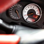 По каким признакам при покупке авто можно понять что пробег скрученный